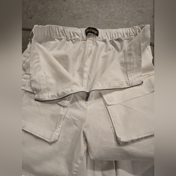 White Cargo Pants with Zipper Pockets - Picture 2 of 3